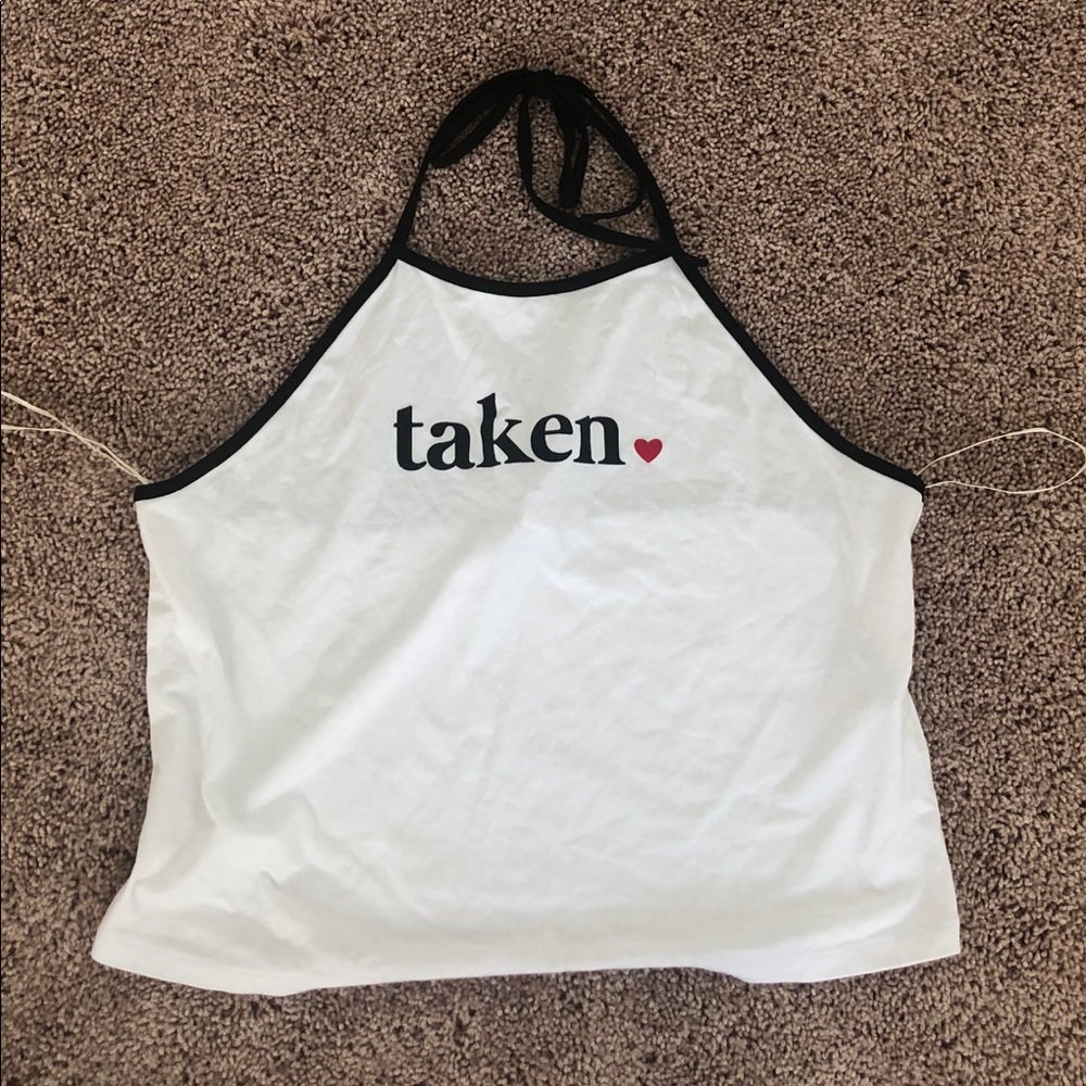 Crop halter top meets graphic Tee ❤️